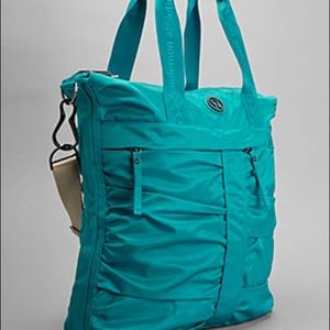 lululemon Fast In Flight Bag teal